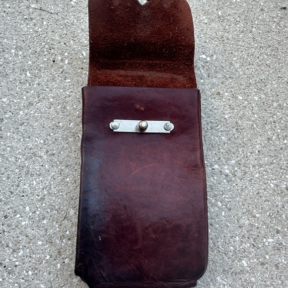 Col Littleton No. 60 phone holster, vintage brown, 63/8" x 3 1/4" x 1/2" - Picture 4 of 8